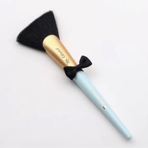 Too Faced Mr. Chiseled Contour Brush NIB